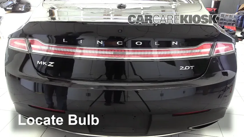 2017 Lincoln MKZ Premiere 2.0L 4 Cyl. Turbo Éclairage Feux de marche arrière (remplacer une ampoule)